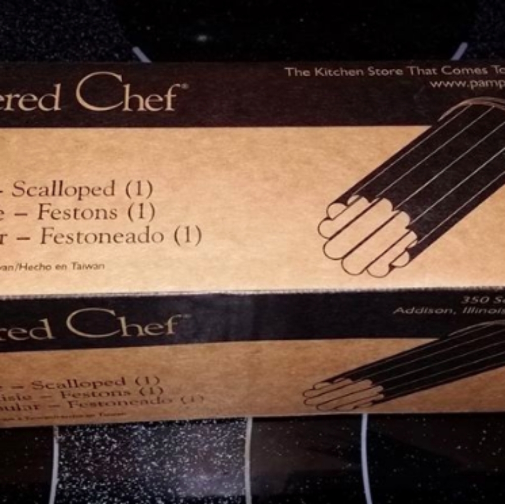 Pampered Chef Scalloped Bread Tube